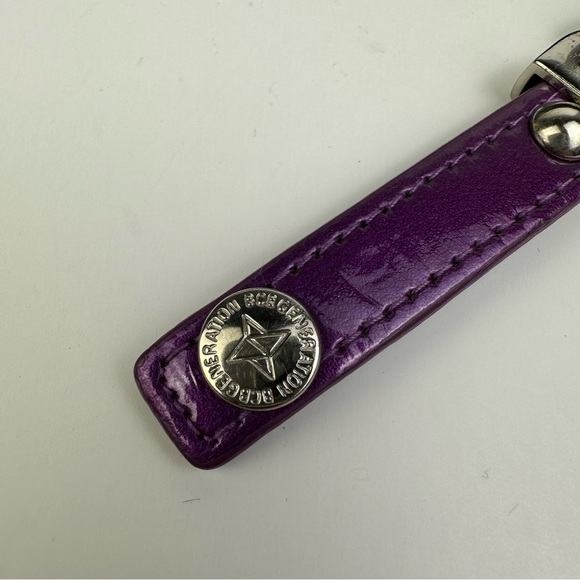 BCBG Generation ‘Dream’ Affirmation Bracelet Snap Cuff Purple Silver Tone w/ Box - Picture 6 of 6